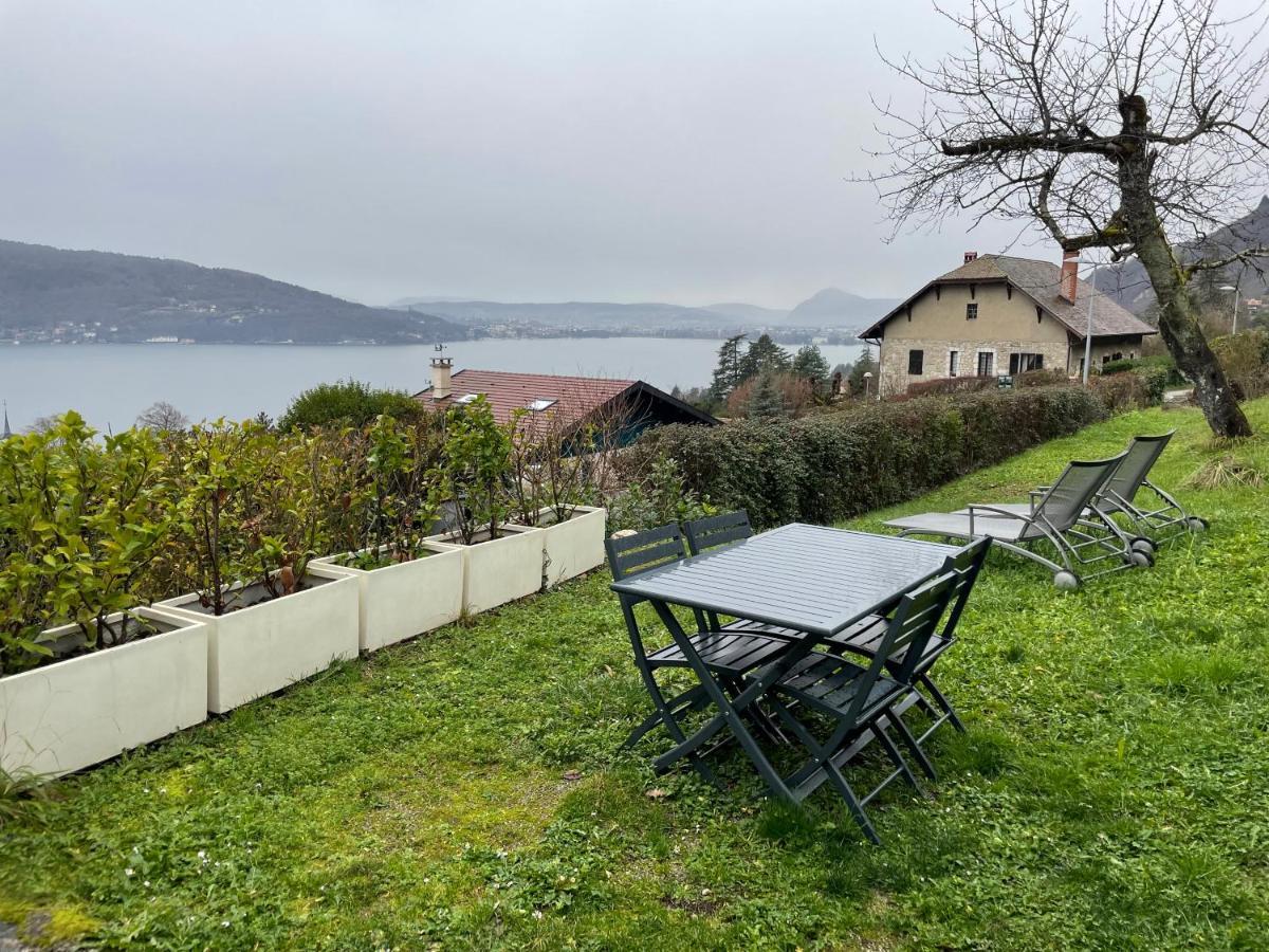 Maisonnette Vue Panoramique D'annecy Hébergement de vacances Veyrier-du-Lac